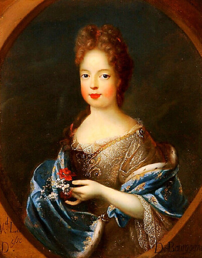 萨沃伊的玛丽-阿德莱德，她的母亲是奥尔良公爵菲利普与第一任妻子亨利埃塔生的二女儿安妮·玛丽，她是萨沃伊公爵和安妮·玛丽的长女，从小就被作为一国王后来培养的，事实证明养得很好，1697年嫁到法国时刚满12岁，一…