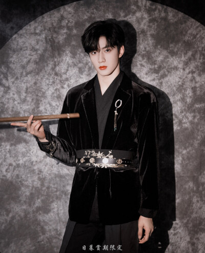 时代少年团
朱雀
#潮起中国非遗焕新夜#