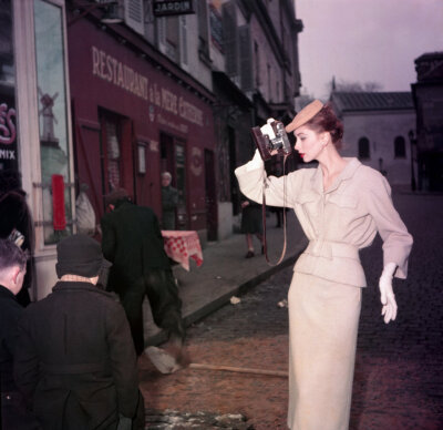 50年代时尚摄影
模特: Suzy Parker
摄影师: Georges Dambier
[weibo@艺文馆]