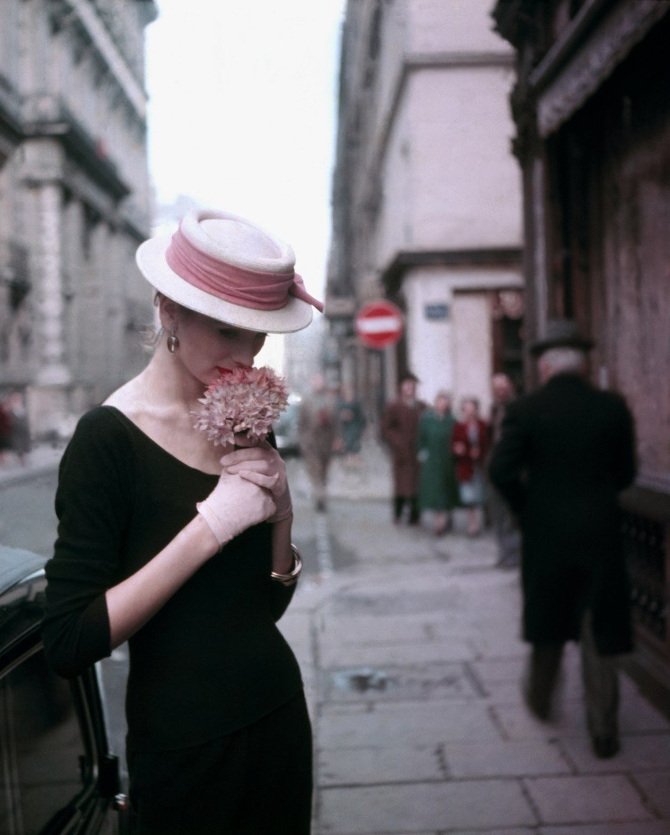 50年代时尚摄影
模特: Suzy Parker
摄影师: Georges Dambier
[weibo@艺文馆]