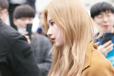 cr.halfmoon_sana