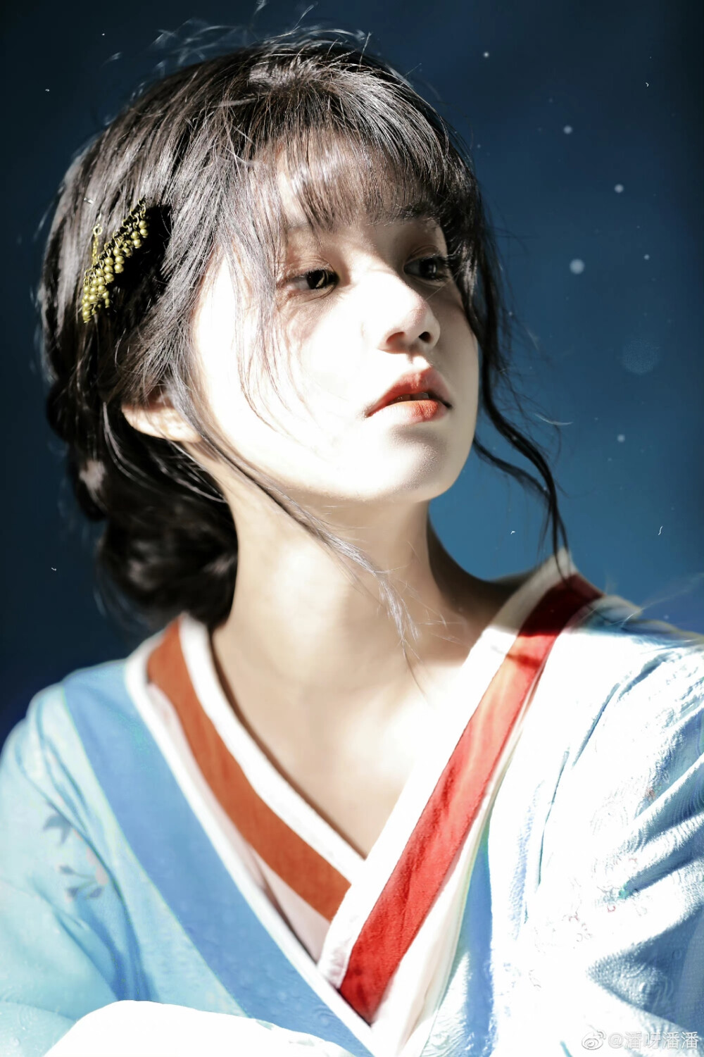 这个试光的也忘记发了，大头头像奉上 ​​​
cr@潘呀潘潘