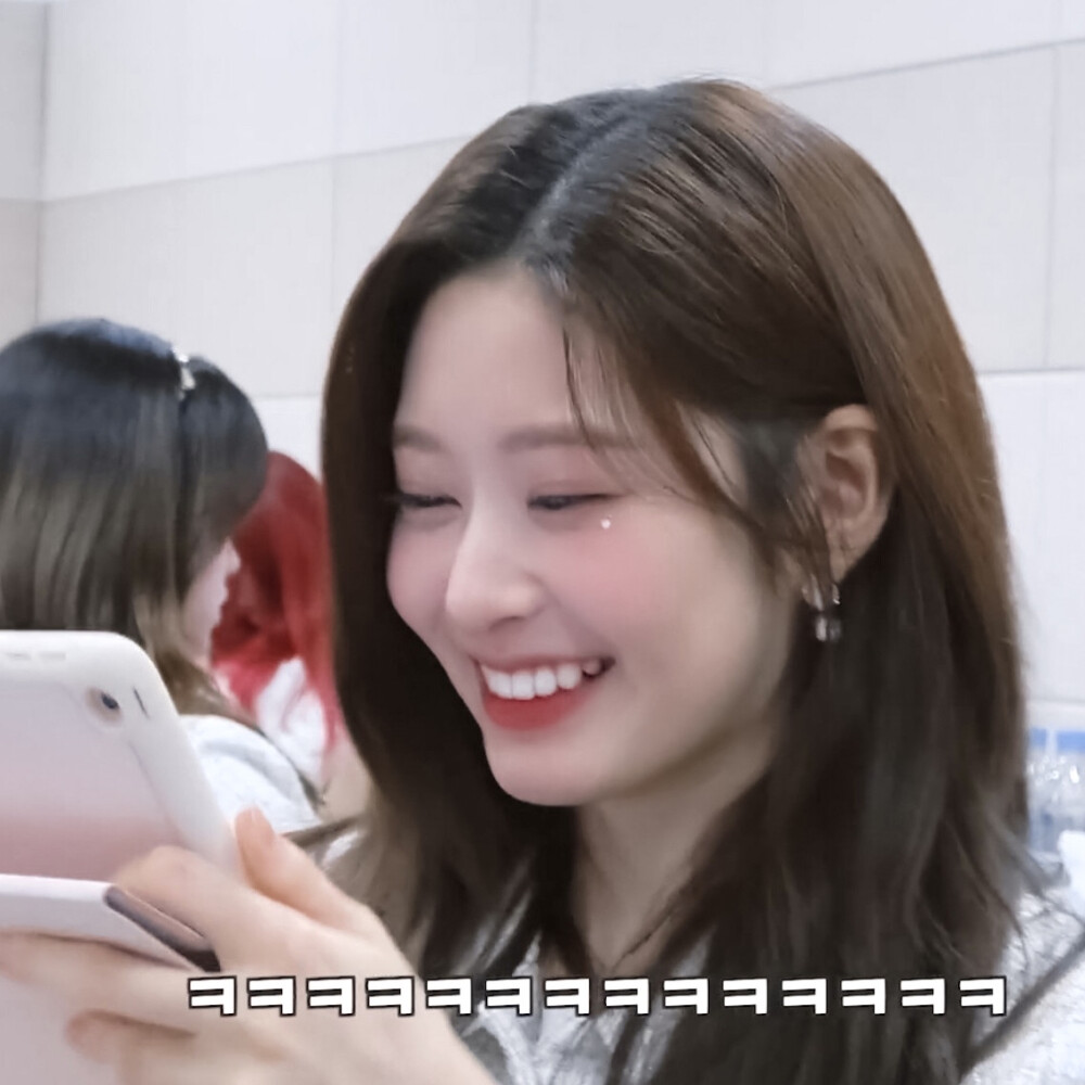 金珉周 | 可二改 | 简介（凑不齐九张）
怎么和男生开口说话？怎么搞怎么搞TT