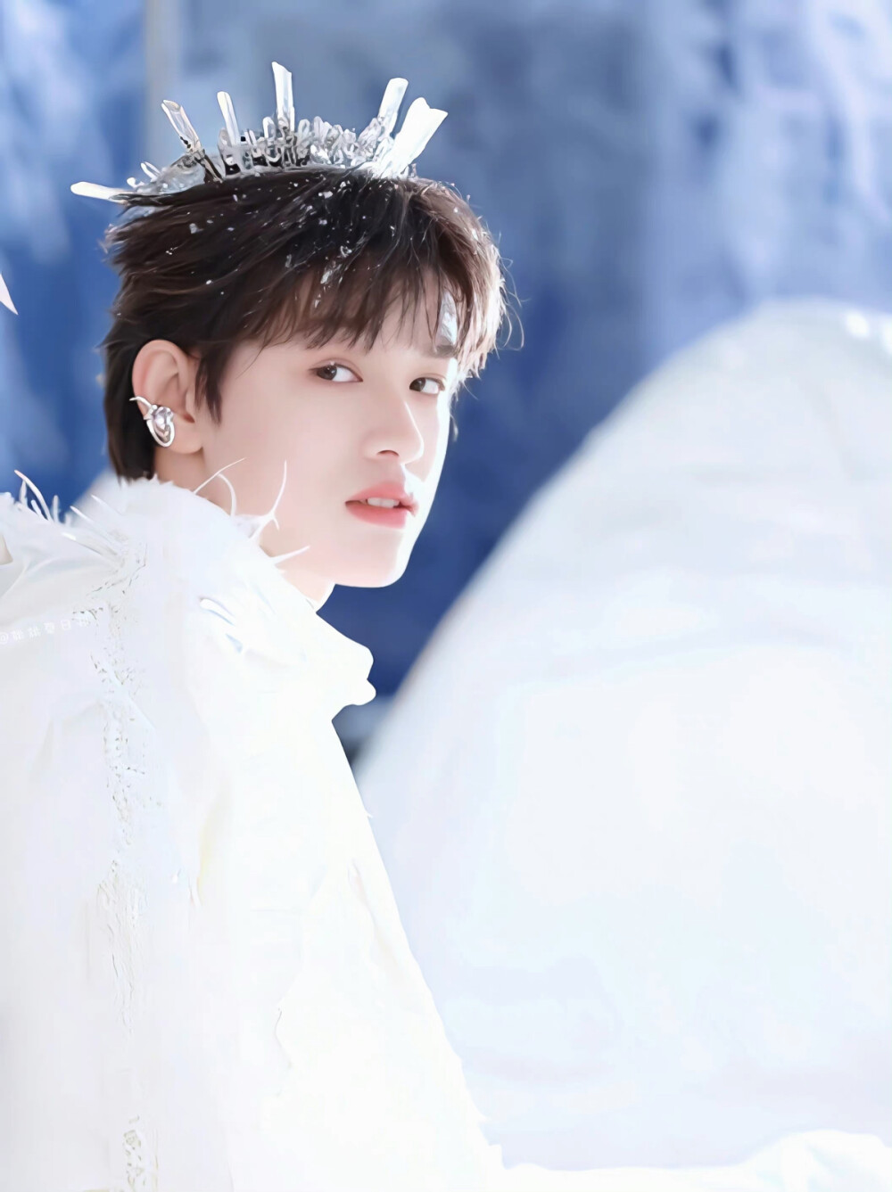 tf三代 张极 左航 张泽禹 壁纸 天使降临 cr.桃桃夏日刊