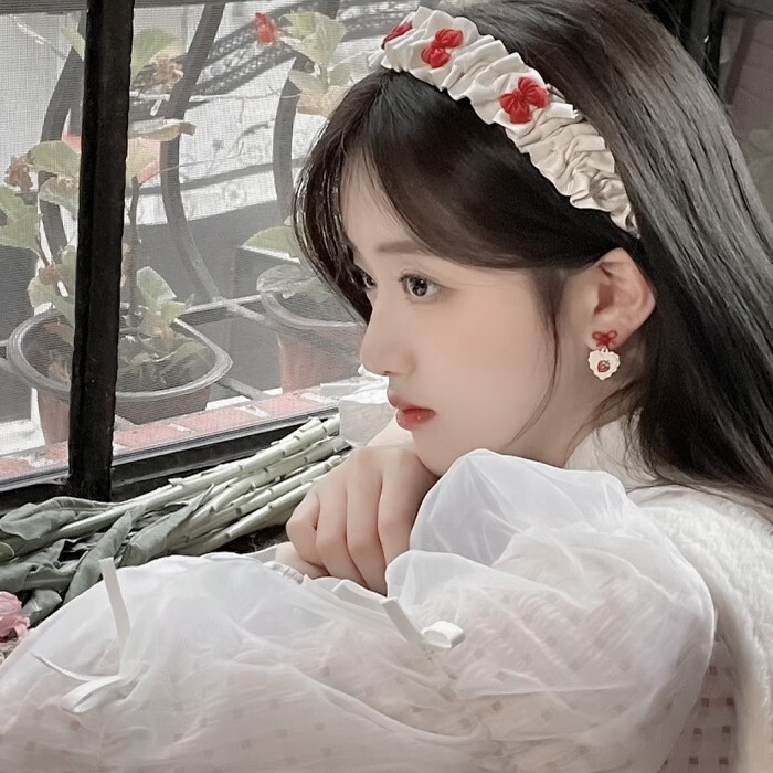 
：“下辈子只想做无人区的一支玫瑰。”
