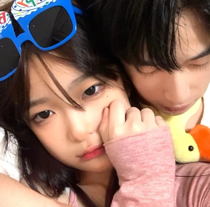 情头 真人
二传@安额额额子