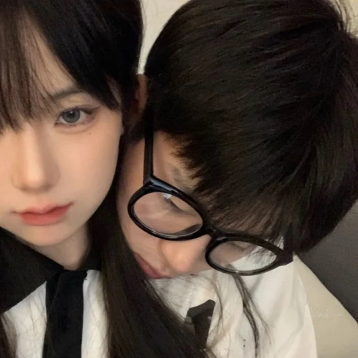 情头 真人
二传@安额额额子