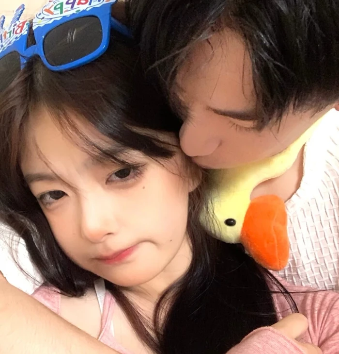 情头 真人
二传@安额额额子