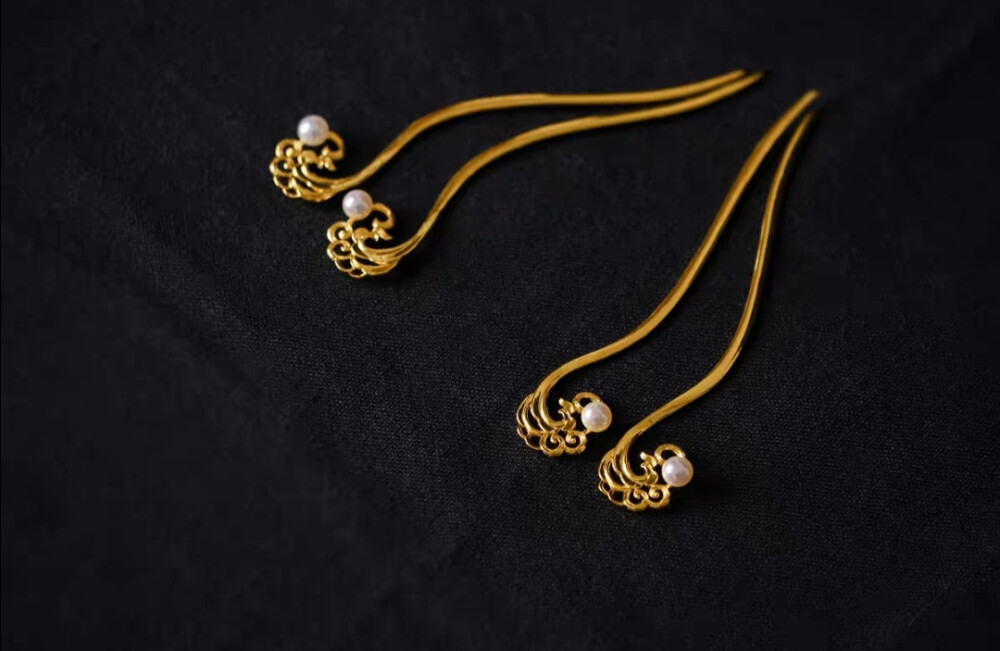 “人的内心不种鲜花就长杂草。”
素材