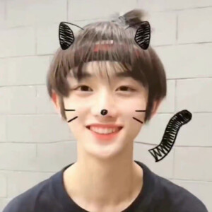 TNT时代少年团 丁程鑫

苹果头小鑫(/ω＼)

cr.shidebahh