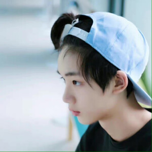 TNT时代少年团 丁程鑫

苹果头小鑫(/ω＼)

cr.shidebahh