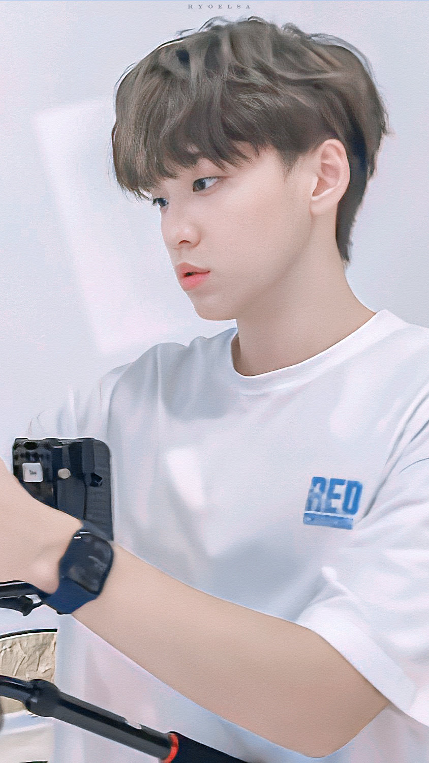 微博@ryoelsa 余景天