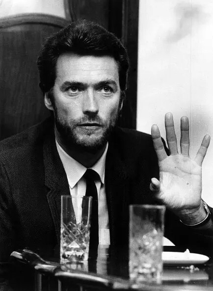 克林特·伊斯特伍德
Clint Eastwood