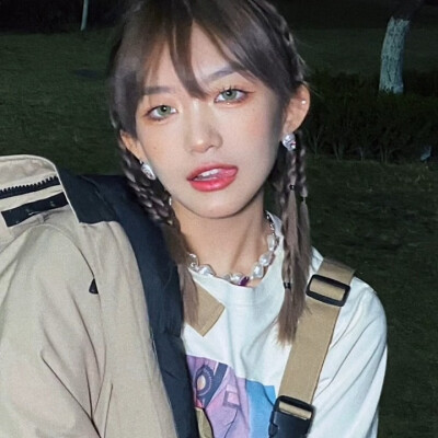 女生头像
