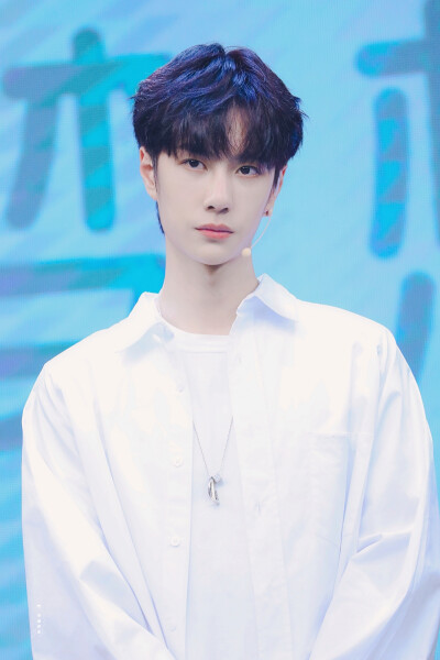 181108 御泥坊见面会 @UNIQ-王一博 ♛乖宝♛ cr:logo