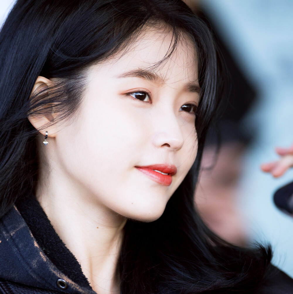 IU‖李知恩站图可二改 二改看简介。
cr: deft skylaise logo