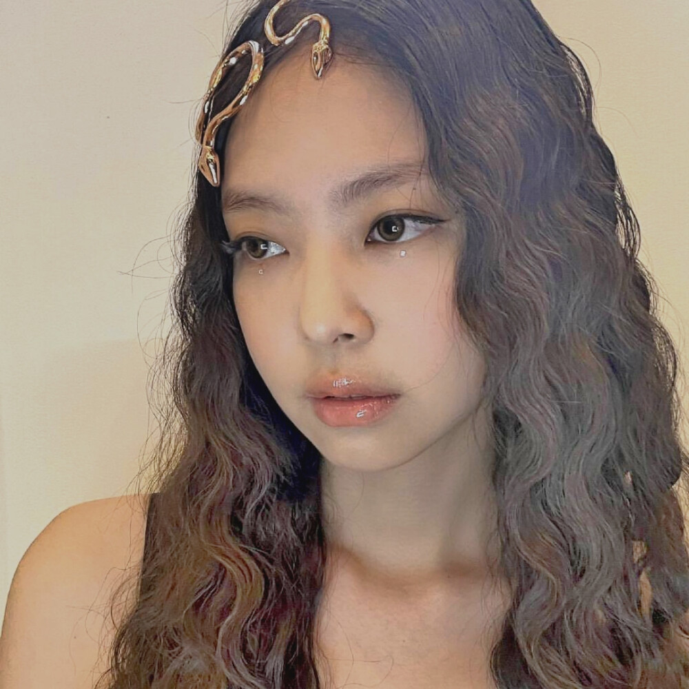 Jennie已微调可二改
注明兔浣奶芽