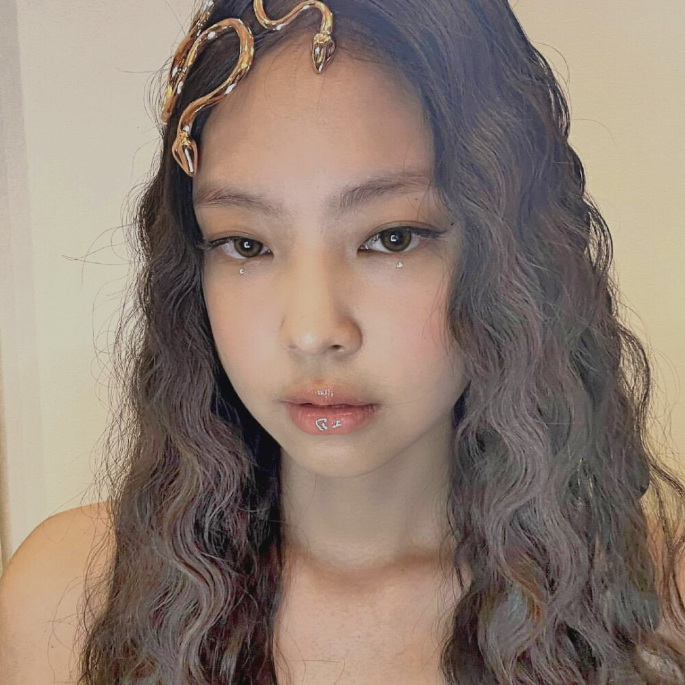 Jennie已微调可二改
注明兔浣奶芽