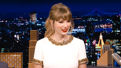 Taylor Swift at Jimmy Fallon Show肥伦秀
[weibo@-maybeeing-]