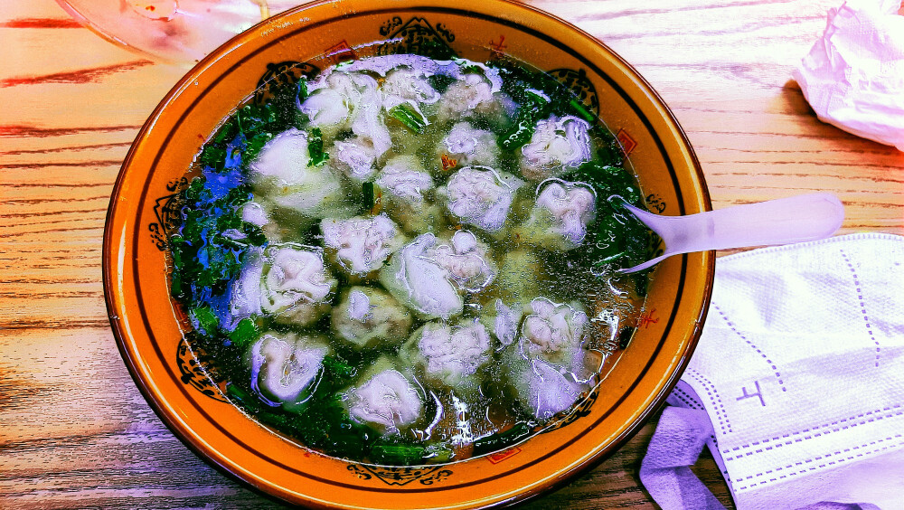 老上海混沌
金丝牛肉饼
浪漫的天空
差一个你！