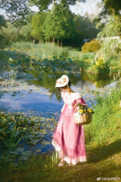 教程篇|油画写真调色教程
摄影：@晰晰晰晰子
#摄影教程安利# ​