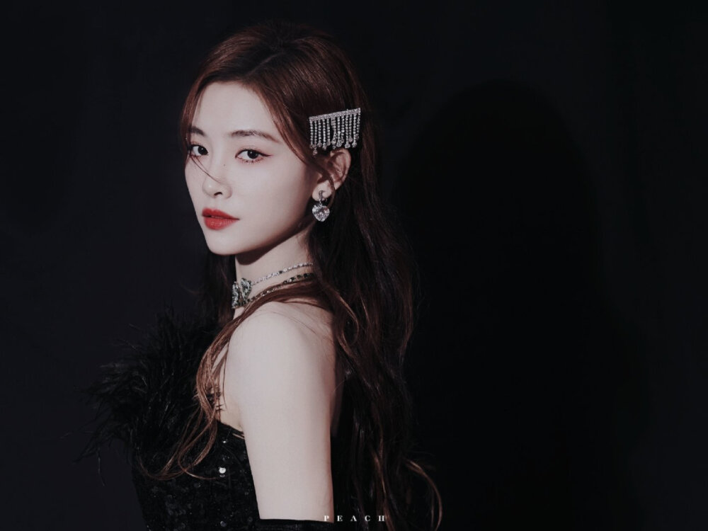 THE9 许佳琪
©白桃啵啵奶茶铺·