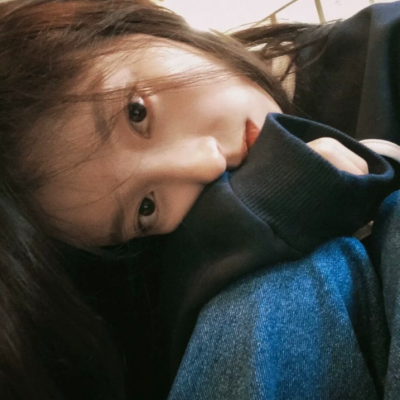 我自卑到什么程度呢 大概就是看到外面可爱和漂亮的女孩子我都觉得你会更喜欢她们. 