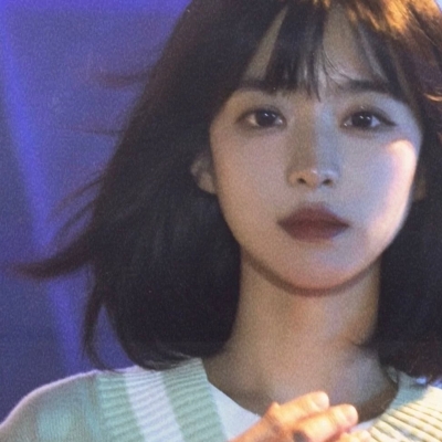 我自卑到什么程度呢 大概就是看到外面可爱和漂亮的女孩子我都觉得你会更喜欢她们. 