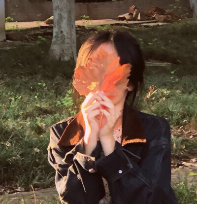 我自卑到什么程度呢 大概就是看到外面可爱和漂亮的女孩子我都觉得你会更喜欢她们. 