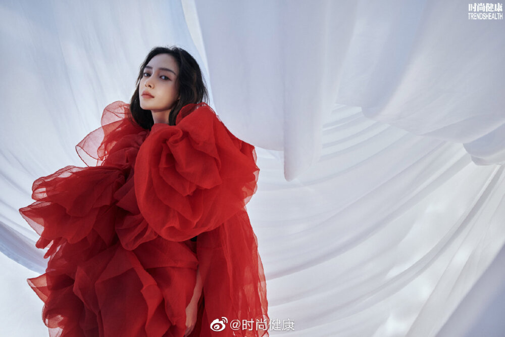 【侵权删】这里是Angelababy（杨颖）的美图啦~可甜可盐可飒你值得拥有哦！
我在豆蔻年华遇见你，想要陪你好多好多年。（图源很广，带水印，只是个人集baby美图）