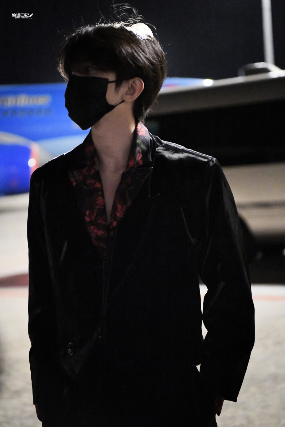 蔡徐坤 21.11.17 三亚出发
太优越了哇TT！
cr.北纬82｜蔡徐坤/偏遇日记_蔡徐坤