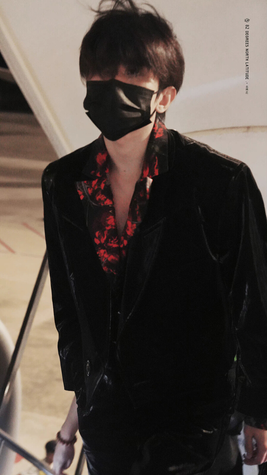 蔡徐坤 21.11.17 三亚出发
太优越了哇TT！
cr.北纬82｜蔡徐坤/偏遇日记_蔡徐坤