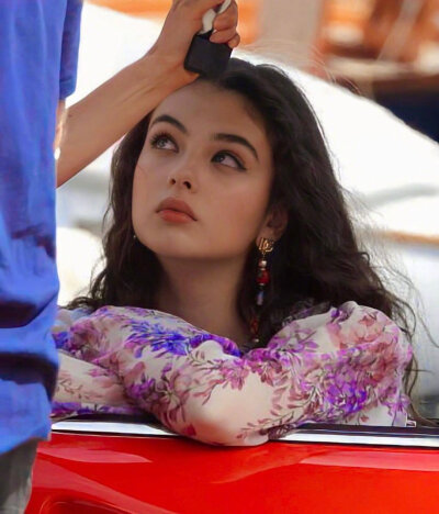 戴娃·卡塞尔 (Deva Cassel)