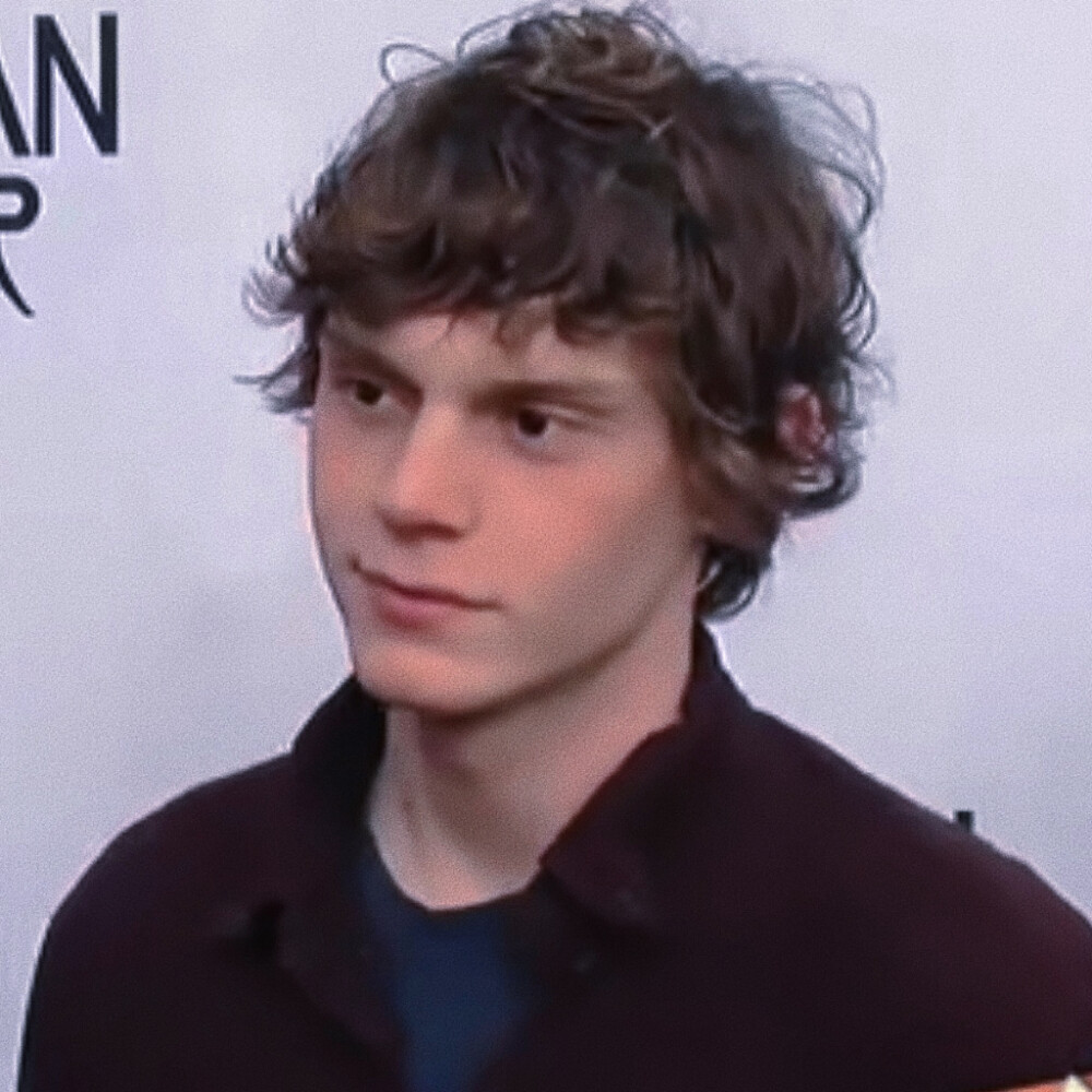 Evan Peters