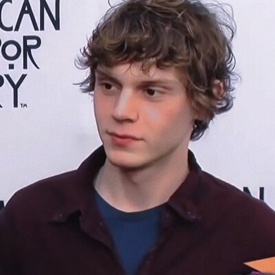 Evan Peters