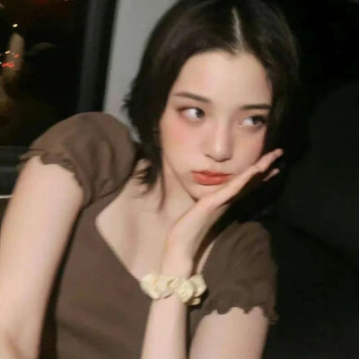 氛围感美女dt.茶茶