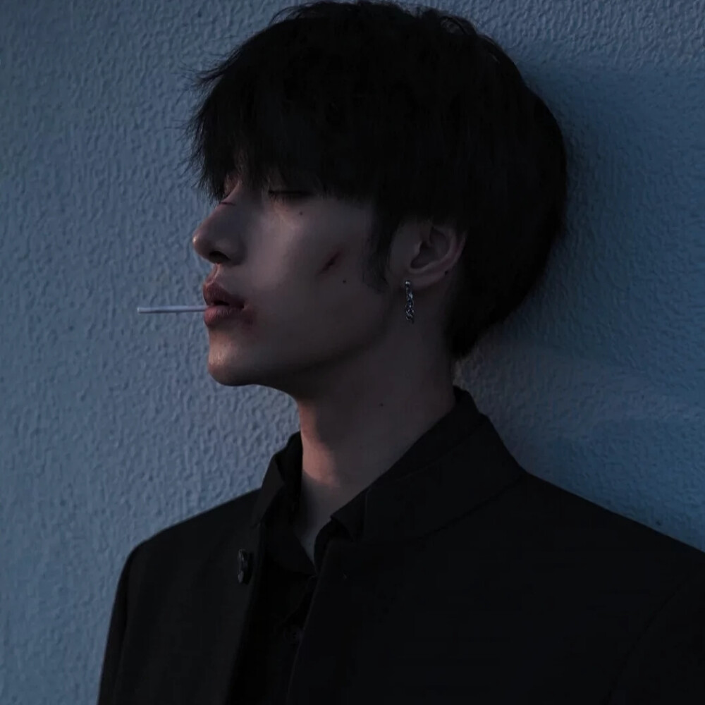 黑色男头