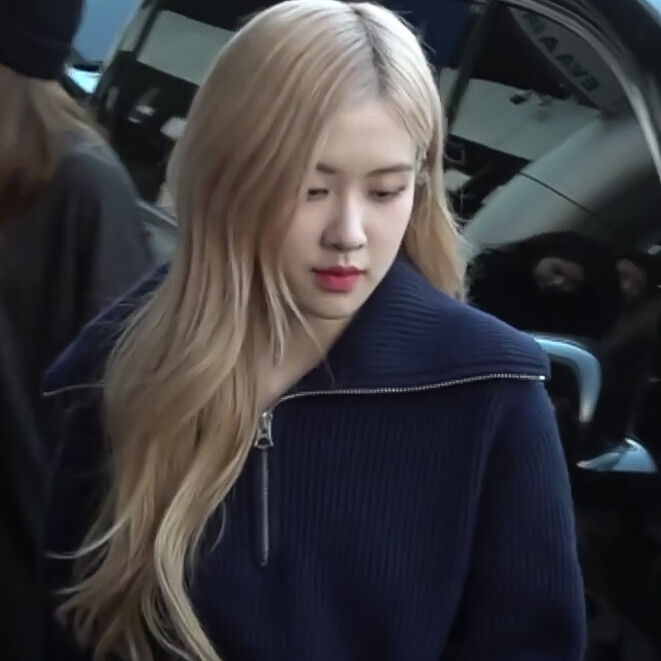 彩英β，注明金智莹