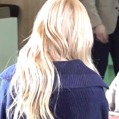 彩英β，注明金智莹