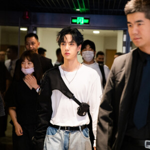 宇智波翼 关注 180826欧莱雅男士潮色派队73@uniq-王一博 #王一博