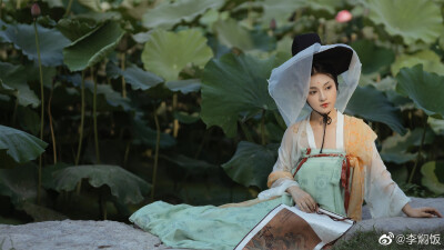 始惊三伏尽，又遇立秋时