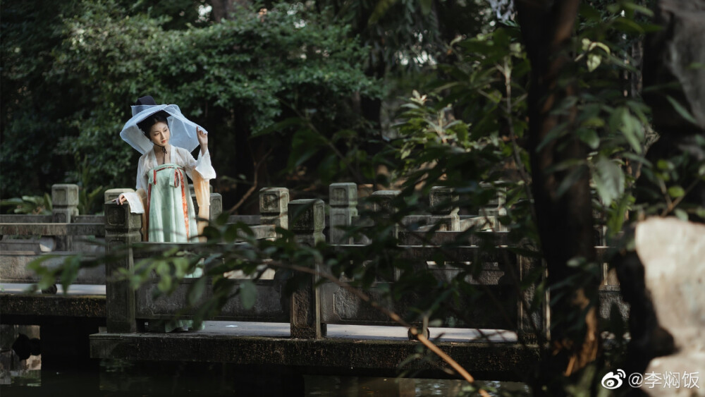 始惊三伏尽，又遇立秋时