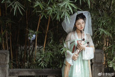 始惊三伏尽，又遇立秋时