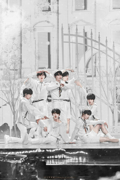 时代少年团两周年快乐！
破天下，定风云，时代少年并肩行！