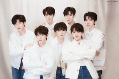 时代少年团两周年快乐！
破天下，定风云，时代少年并肩行！