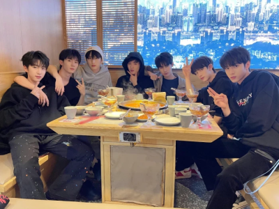 破天下定风云，时代少年并肩行！
㊗️崽崽们成团二周年快乐，未来我们继续携手前行！！！