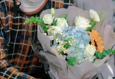 时代少年团
两周年快乐
破天下，定风云，时代少年并肩行！
cr.零一次日落