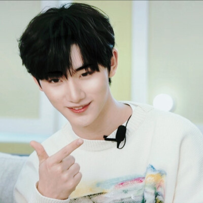 时代少年团
两周年快乐
破天下，定风云，时代少年并肩行！
cr.零一次日落