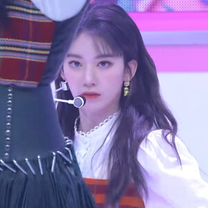 宫脇咲良可二改.二改收专 注明dt松岛美子