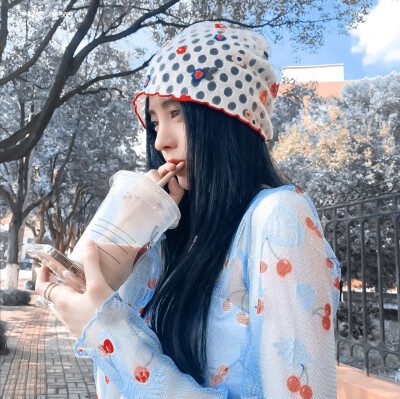 鞠婧祎
拿图dd||用图标明苏挽兮